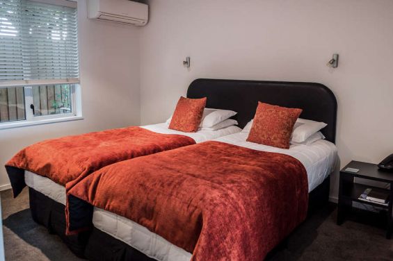 Executive Twin Studio